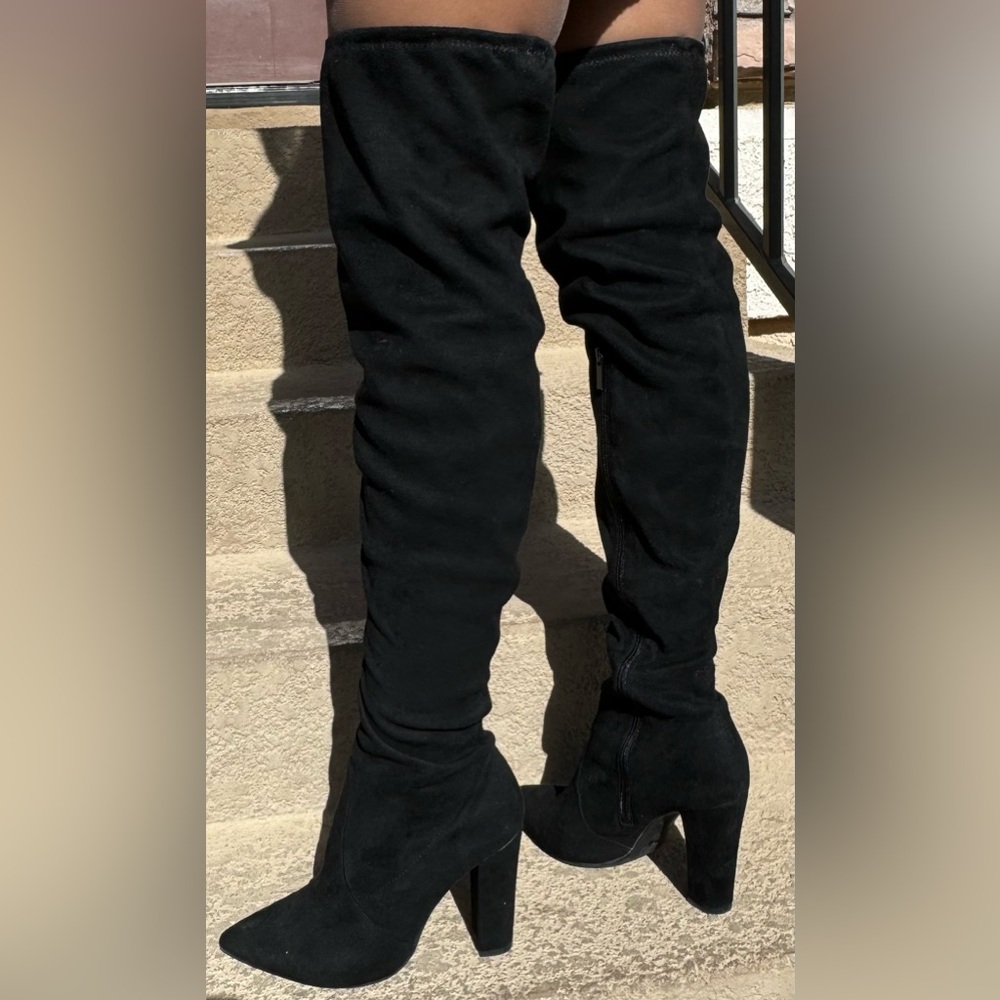 Women’s Black Over the Knee-Length Suede Boots